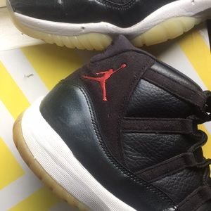 Air Jordan Retro XI 72-10